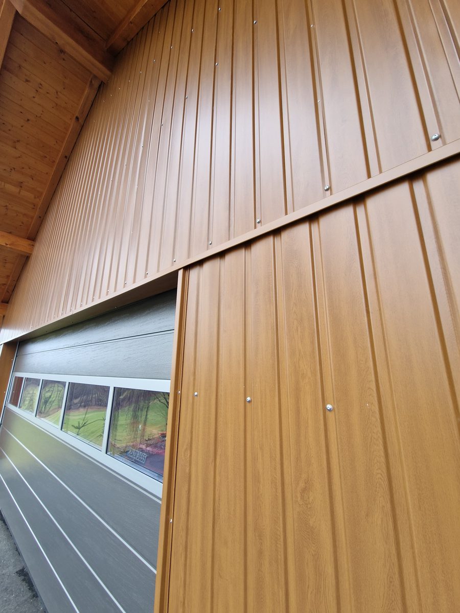 Holz- und Blechfassade Detail